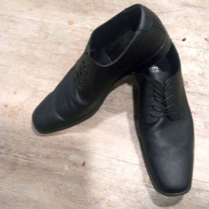 Guess Dress Shoes